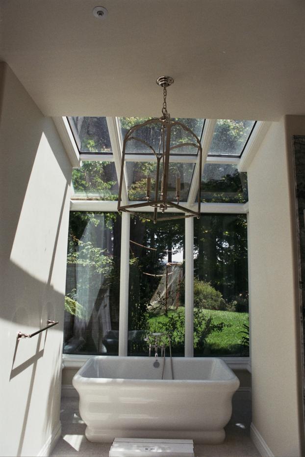 Straight Eave Bathtub Nook