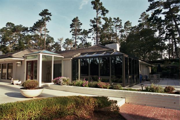 Foyer + Corner Sunroom 